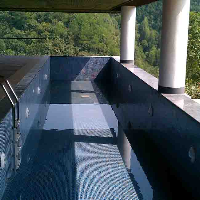 别墅游泳池水处理设备应用案例23